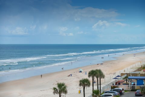 Daytona Beach Resort - Beach Access from North Road