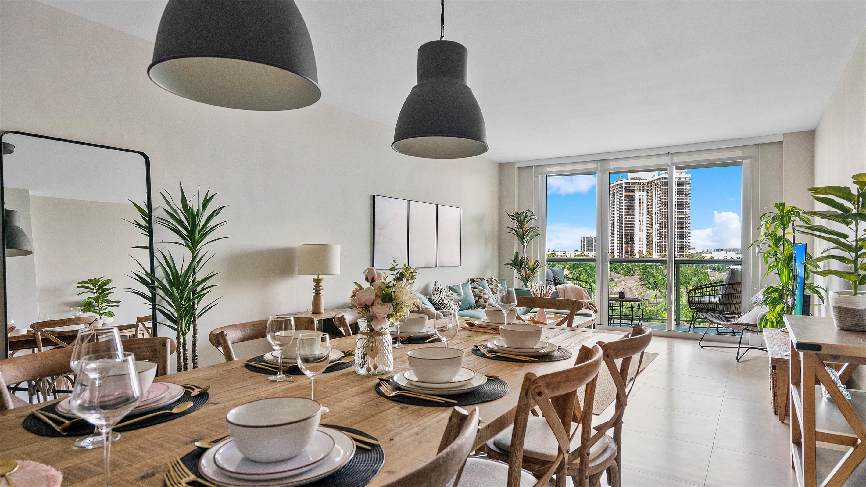 absolute-beach-bliss-or-chic-and-expansive-retreat/