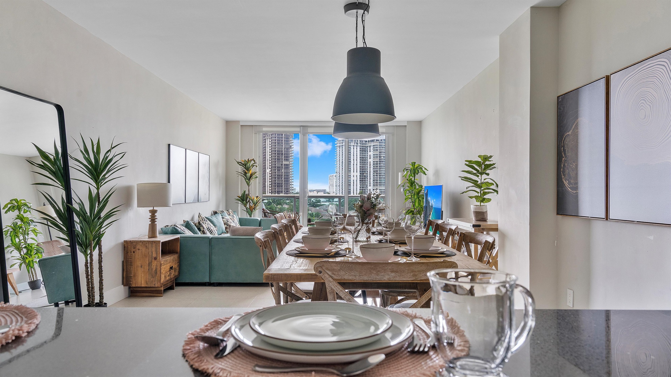 absolute-beach-bliss-or-chic-and-expansive-retreat/