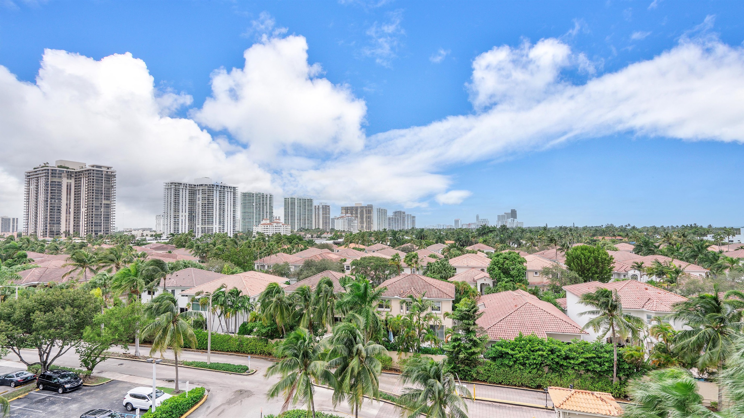 absolute-beach-bliss-or-chic-and-expansive-retreat/