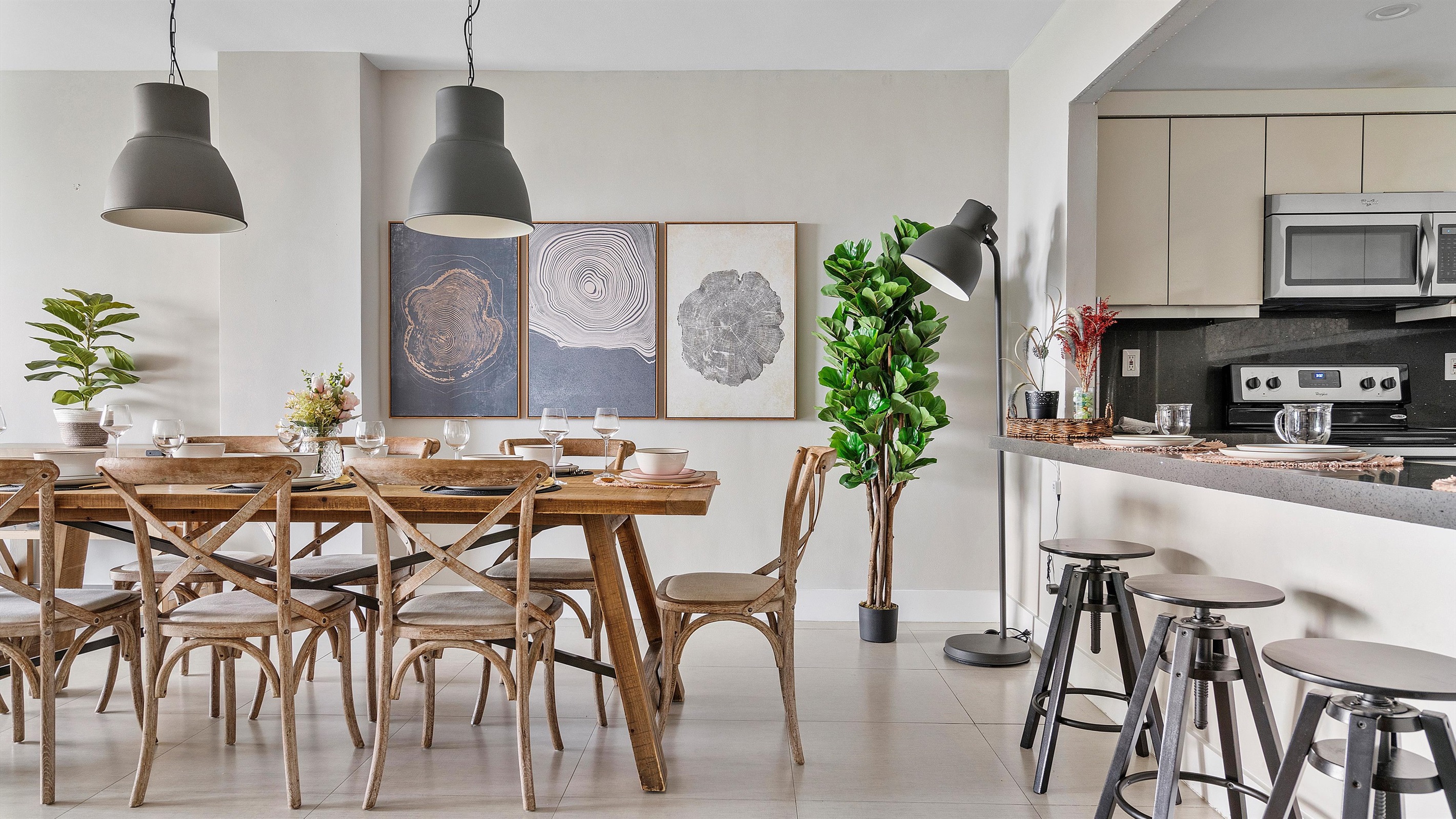 absolute-beach-bliss-or-chic-and-expansive-retreat/