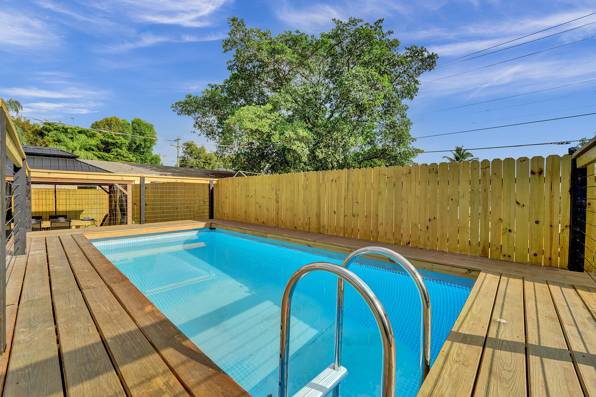 Hollywood Haven: Chic Comfort & Prime Location   - Hollywood