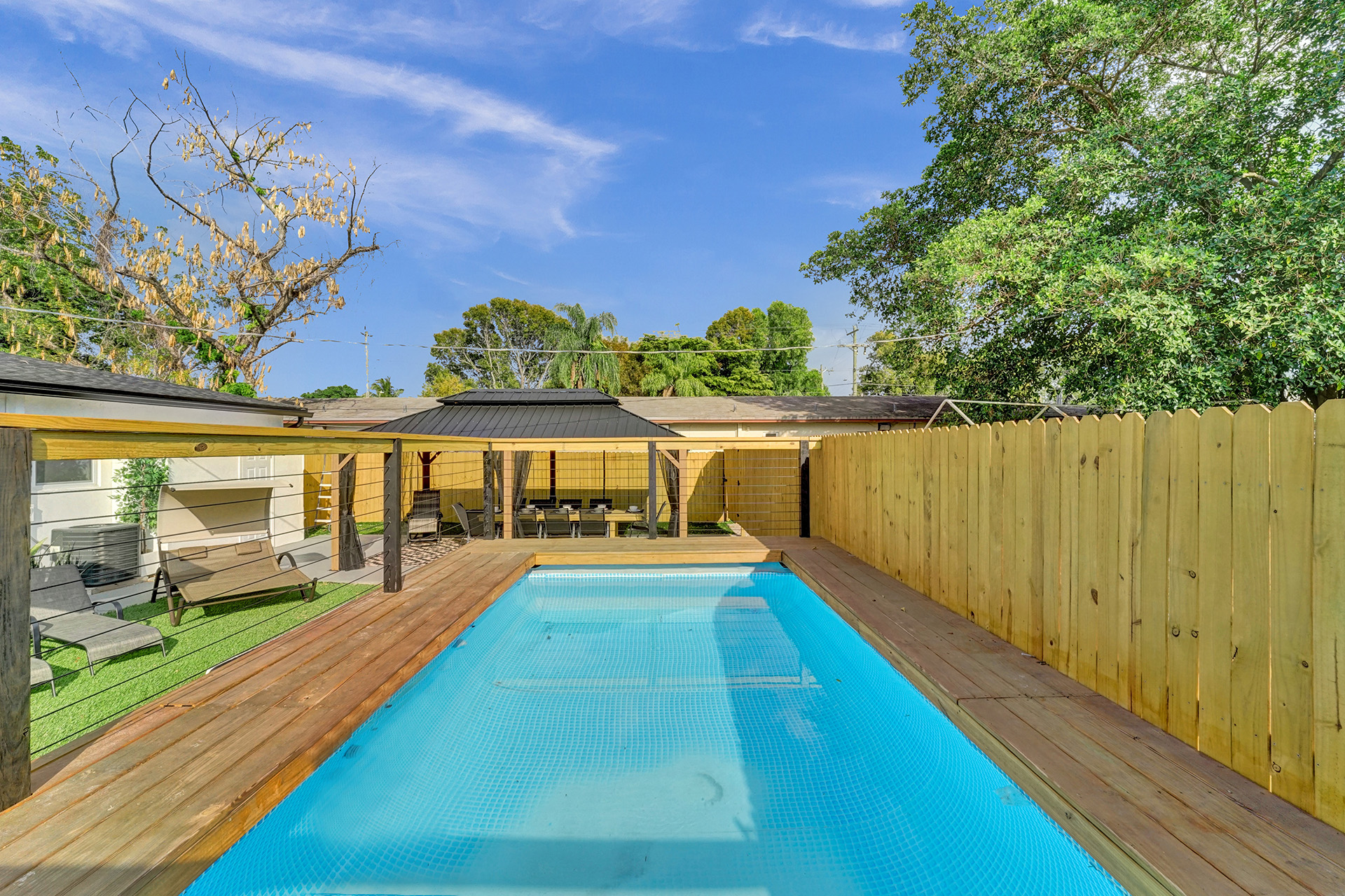 Hollywood Haven: Chic Comfort & Prime Location   - Hollywood