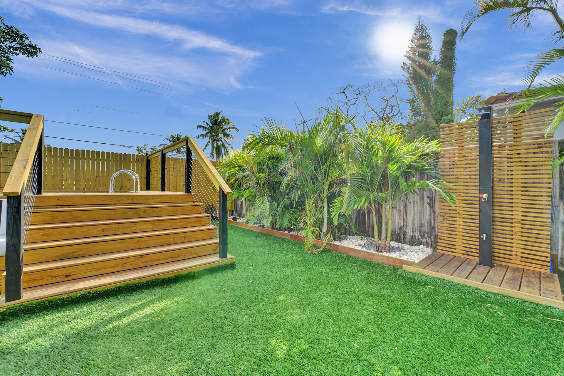 Hollywood Haven: Chic Comfort & Prime Location   - Hollywood