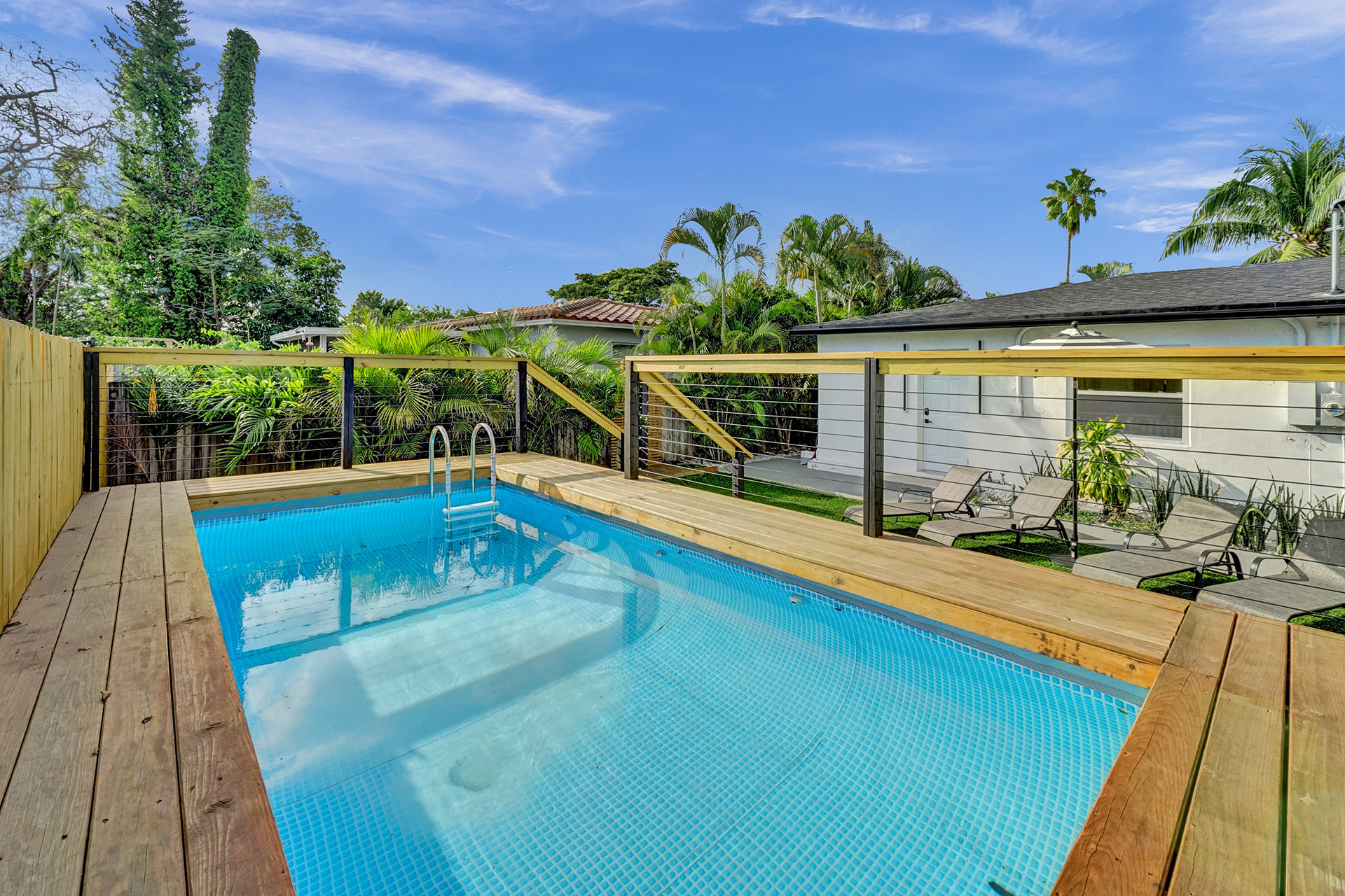 Hollywood Haven: Chic Comfort & Prime Location   - Hollywood