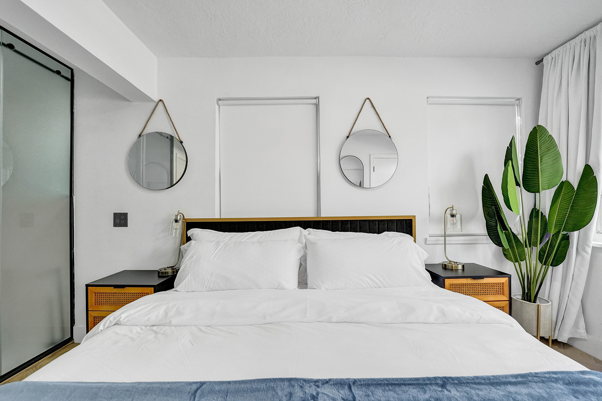 Hollywood Haven: Chic Comfort & Prime Location   - Hollywood