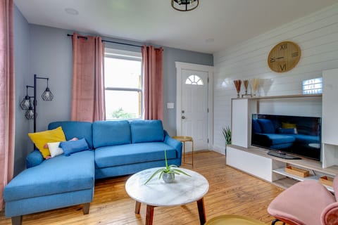 Hot tub Trendy Cottage 10 Mins to Broadway!