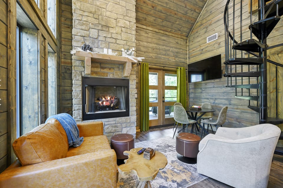 Emerald Pine @InfinityPinesVillage - Broken Bow