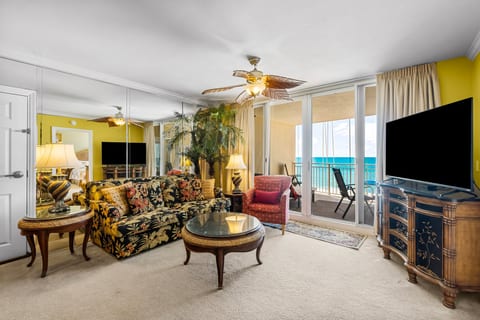Beach Front Emerald 736 Sleeps 8!