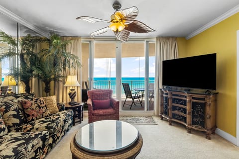 Beach Front Emerald 736 Sleeps 8!