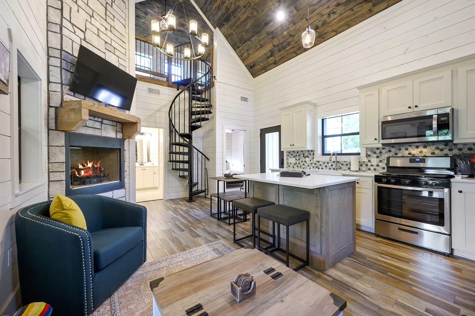 Milk&Honey @InfinityPinesVillage - Broken Bow