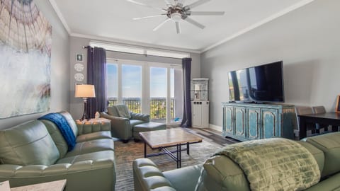 Breathtaking Penthouse - 2 Bed / 2 Bath Sleeps 8