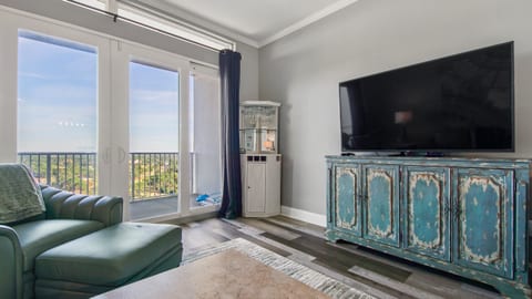 Breathtaking Penthouse - 2 Bed / 2 Bath Sleeps 8