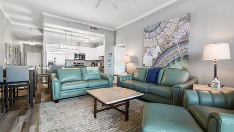 Breathtaking Penthouse - 2 Bed / 2 Bath Sleeps 8