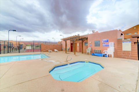 Beautiful Townhome in Moab with Pool and Hot Tub