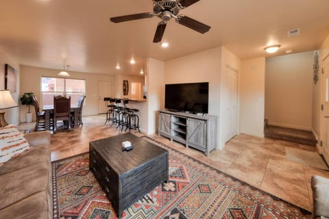 Beautiful Townhome in Moab with Pool and Hot Tub