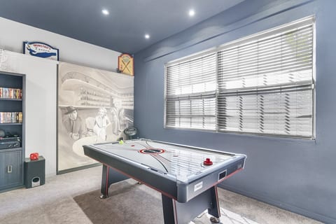 Mickeys Oyster Amazing Southeast Pool Hot Tub Cinema Game RM BBQ