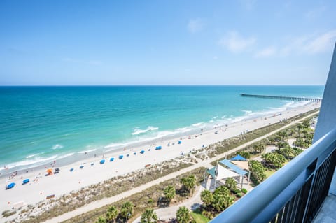 Direct Oceanfront, Amazing view from the Balcony!