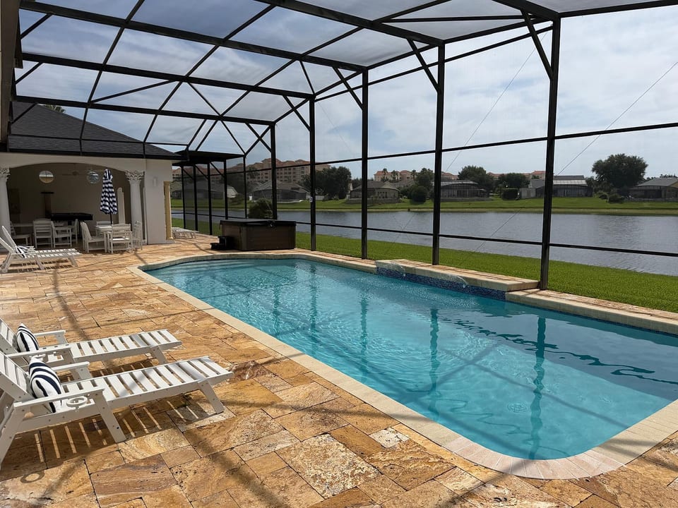 Large Stunning Pool with a real Hut Tub overlooking the lake