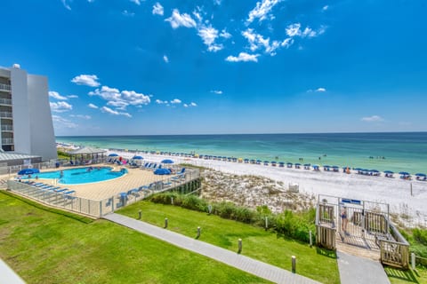 C301 | The Beach House Condominiums