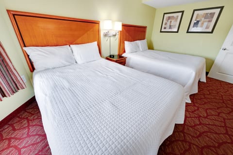 2 Separate Beds in Bedroom, Beautifully Decorated