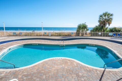 Oceanfront Pools/Lazy River!