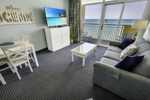 Direct Oceanfront, Beautifully Decorated