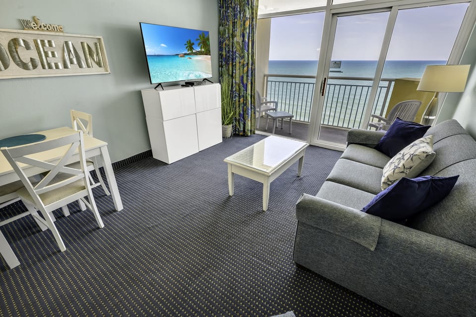 Direct Oceanfront, Beautifully Decorated