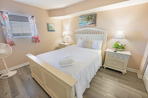 Stunning Bedroom ✨ Beautifully Decorated 🛏️💫