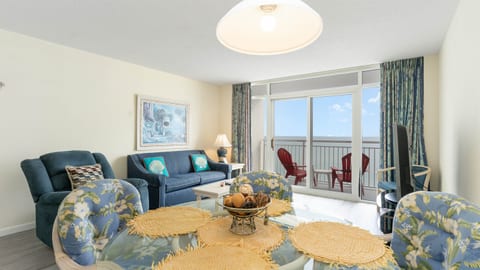 Beautifully Decorated, Direct Oceanfront