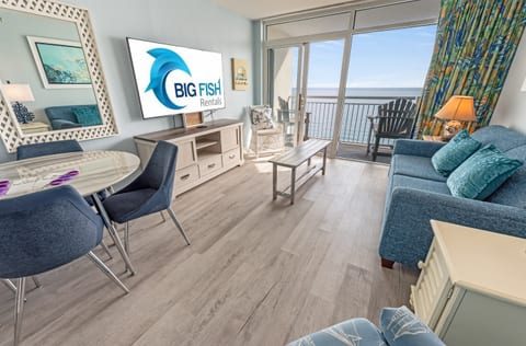 Living Room with Stunning Views🌊☀️