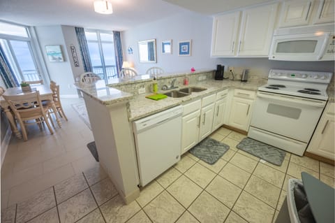Full Sized Kitchen