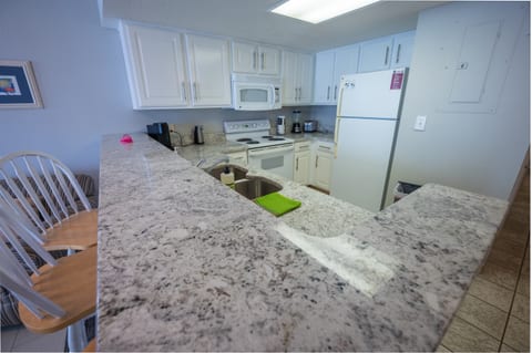 Full Sized Kitchen