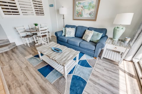 Direct Oceanfront, Beautifully Decorated