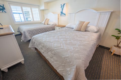 2 Queen Beds in Bedroom