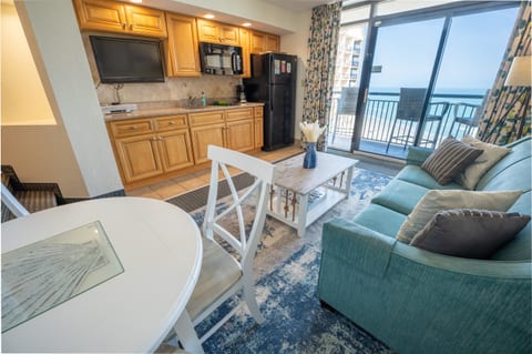 Direct Oceanfront with Beautiful Decorations