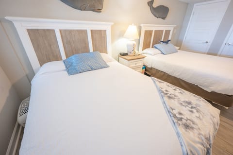 2 Queen Beds in Bedroom