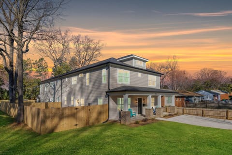 Epic Group Stay • 2 Homes + Hot Tubs, Yard Games