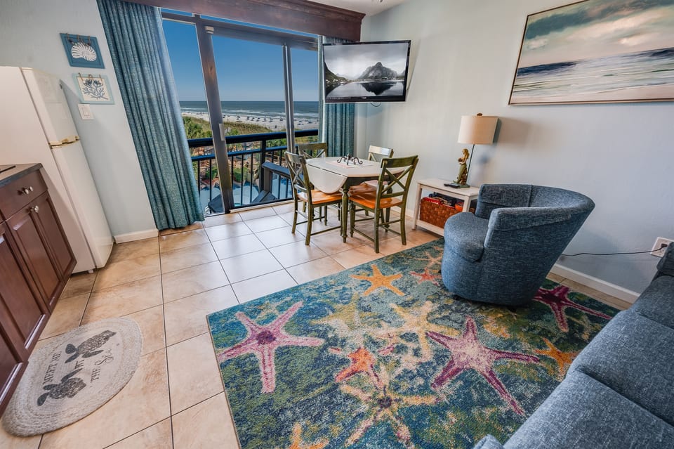 Large Living Area with Views of the Ocean, Beautifully Decorated