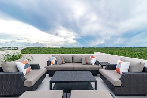 Amazing jungle views from private penthouse patio