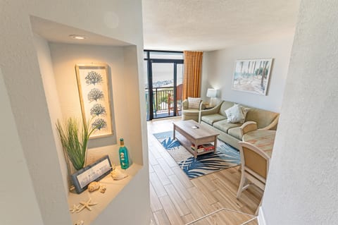 Large Living Room, Beautifully Decorated