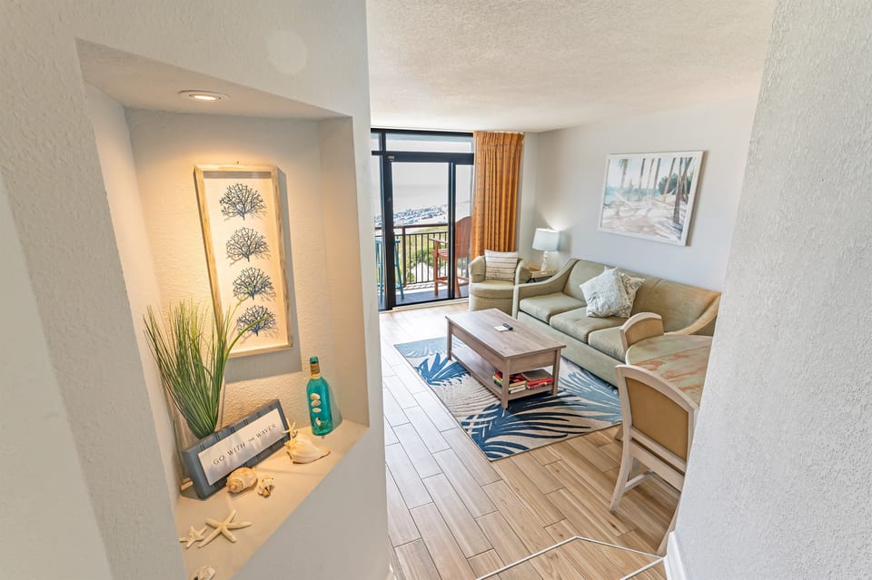Large Living Room, Beautifully Decorated