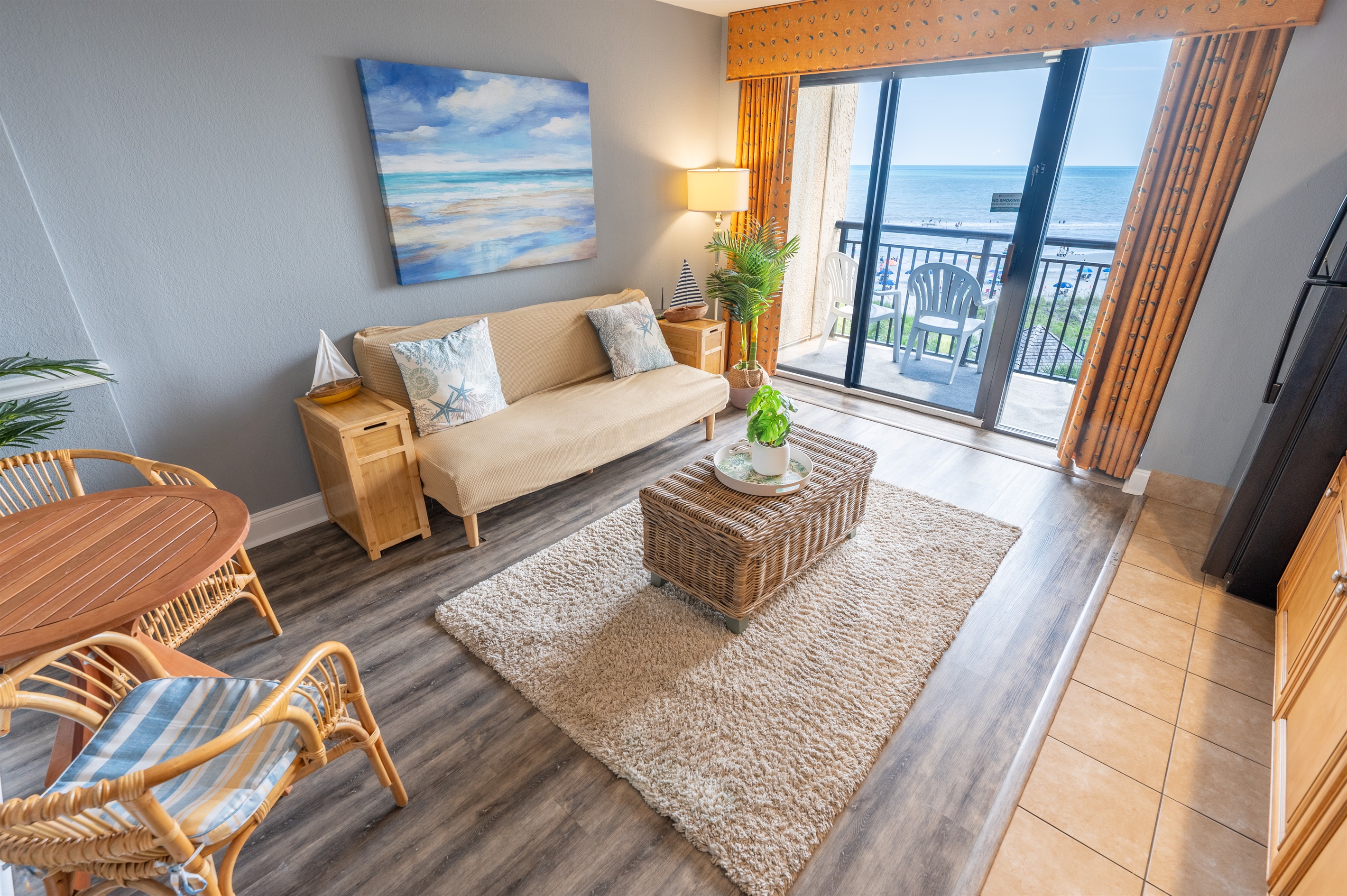 Direct Oceanfront, Beautifully Decorated