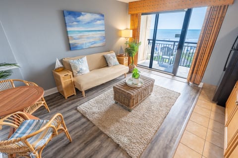 Direct Oceanfront, Beautifully Decorated
