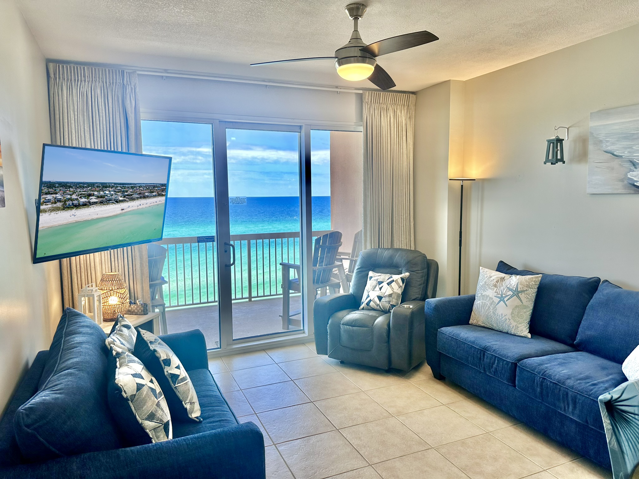 Living Room W/ Queen Sleeper Sofa