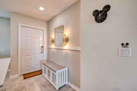 Adorable 2 BR 10 minutes from Disney FREE WATERPARK