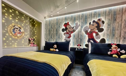 2596 - NEW House at Storey Lake * Themed Bedrooms
