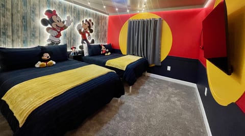 2596 - NEW House at Storey Lake * Themed Bedrooms