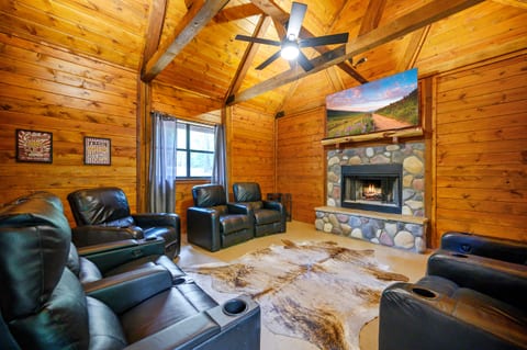 MOUNTAIN CREEK CABIN