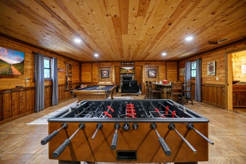 MOUNTAIN CREEK CABIN